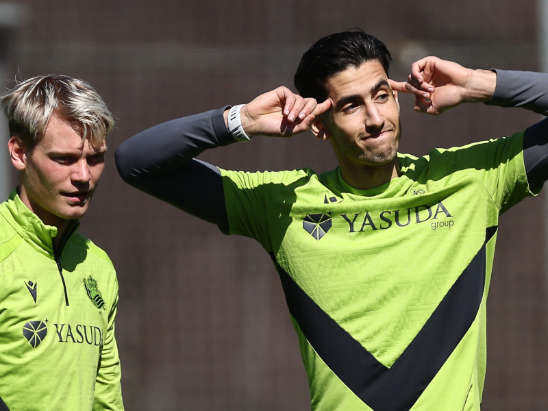 Oskarsson y Aguerd, novedades en la convocatoria, durante el entrenamiento en Zubieta.