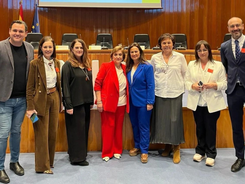 Entrega de la Cruz Blanca al Mérito del Plan Nacional de Drogas a AMAT, en Madrid