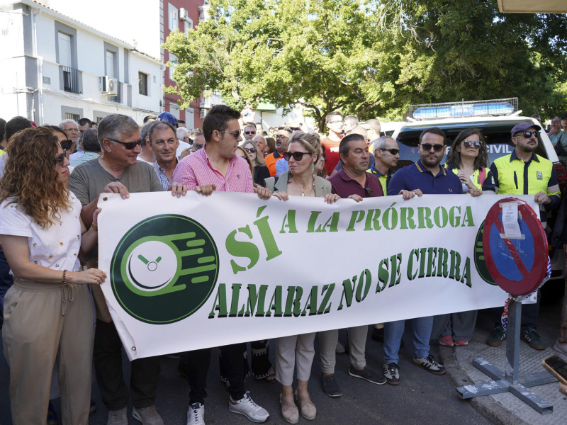 Protesta contra el cierre de la central nuclear de Almaraz