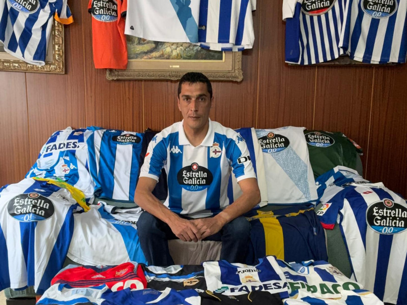 José, con sus camisetas