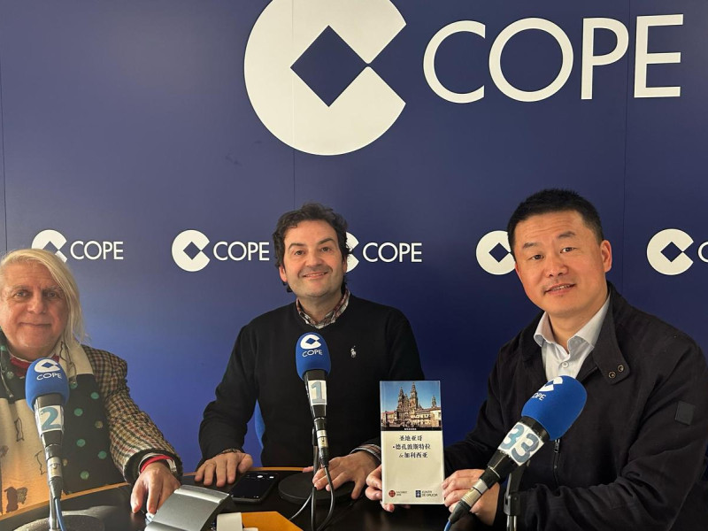 Los invitados, con Juan Maceiras, de COPE Ourense