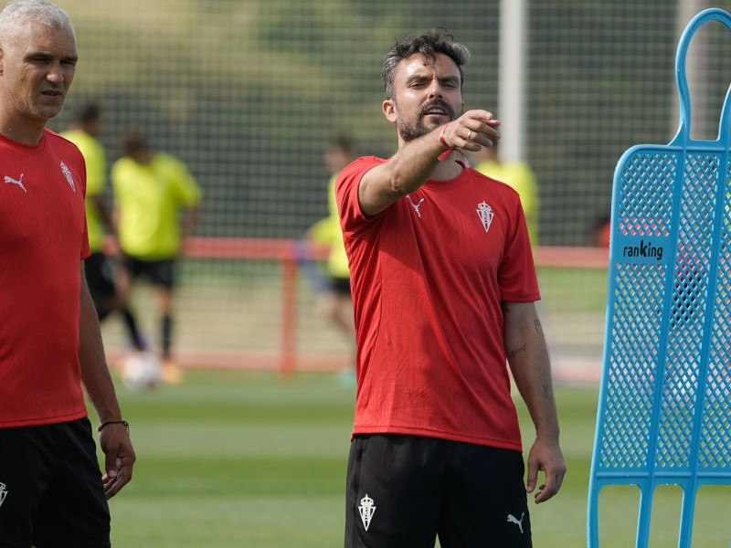 Rubén Albés, en su primer entrenamiento en Mareo