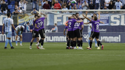 Los futbolistas del Córdoba celebran la victoria contra el Málaga