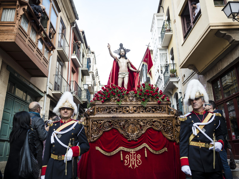 La imagen de Jesús Resucitado durante la procesión de la Cofradía de la Santísima Resurrección de Zamora
