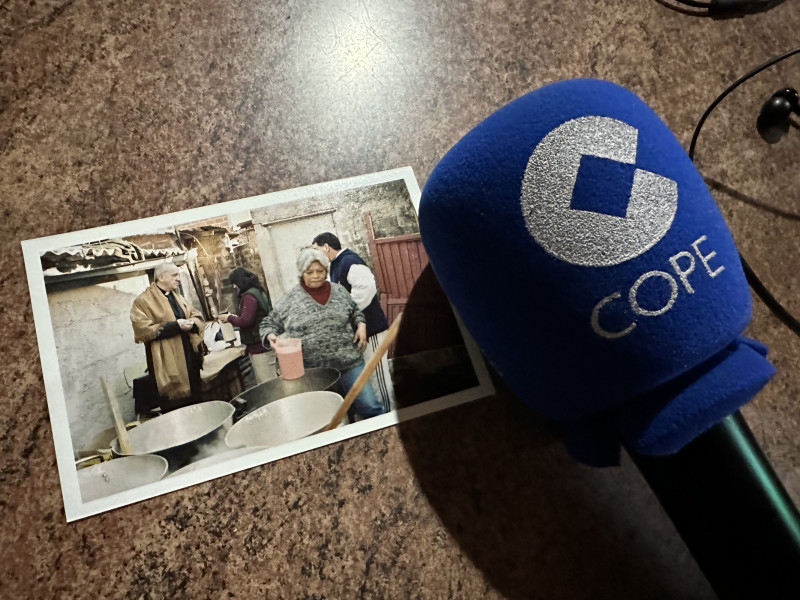 Fotografía antigua de Bergoglio en la Villa Oculta de Buenos Aires