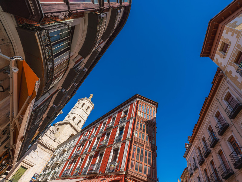 Vista en ángulo bajo de edificios antiguos en Valladolid