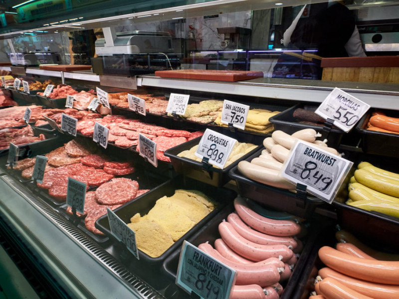 Mostrador de la Carnicería M. M. Miranda en el Mercado Central.