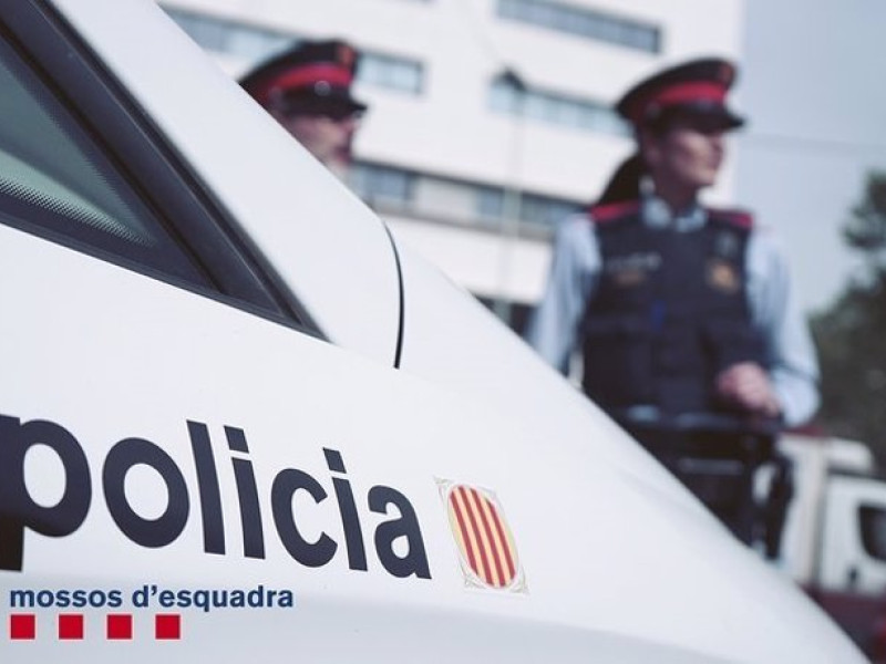 La policía autónomica detiene a una menor por conducir sin carnet