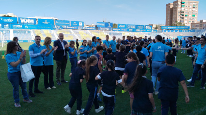 Más de 300 niños participan en 'Unidos por el balón'