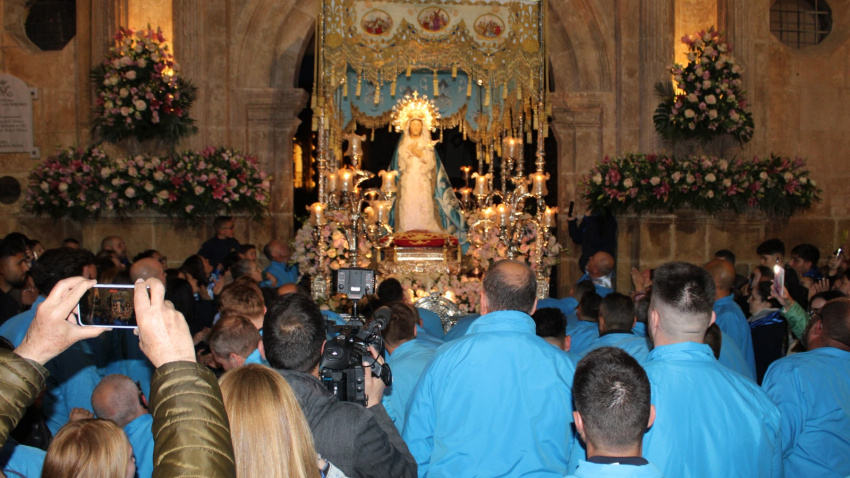La virgen de los Dolores del Paso Azul durante la serenata a las puertas de San Francisco