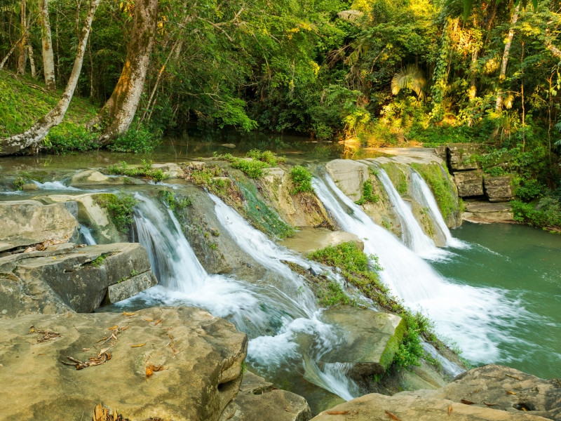 Agua de manantial.