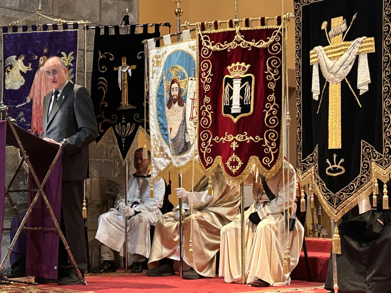 Todas las cofradías de Jaca participaron en el acto