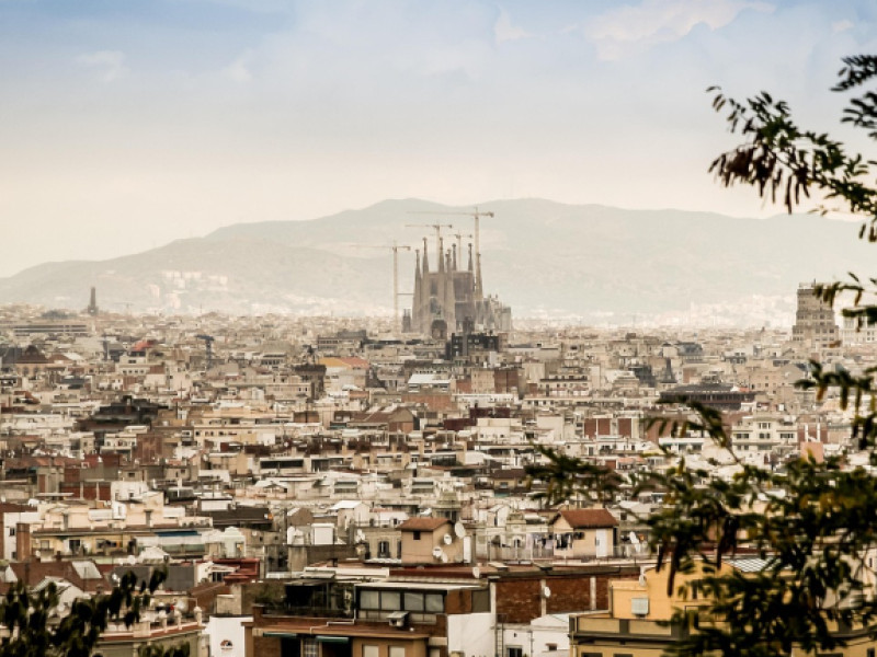 Emigra de Marruecos a Barcelona y, cuando le preguntan si conoce a alguien en España, nadie esperaba el nombre