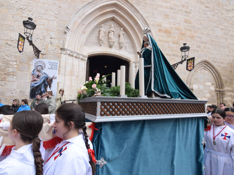 Procesión infantil por las calles de Burgos