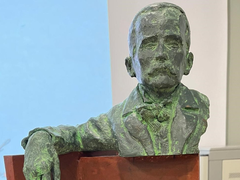 Busto de Benito Pérez Galdós