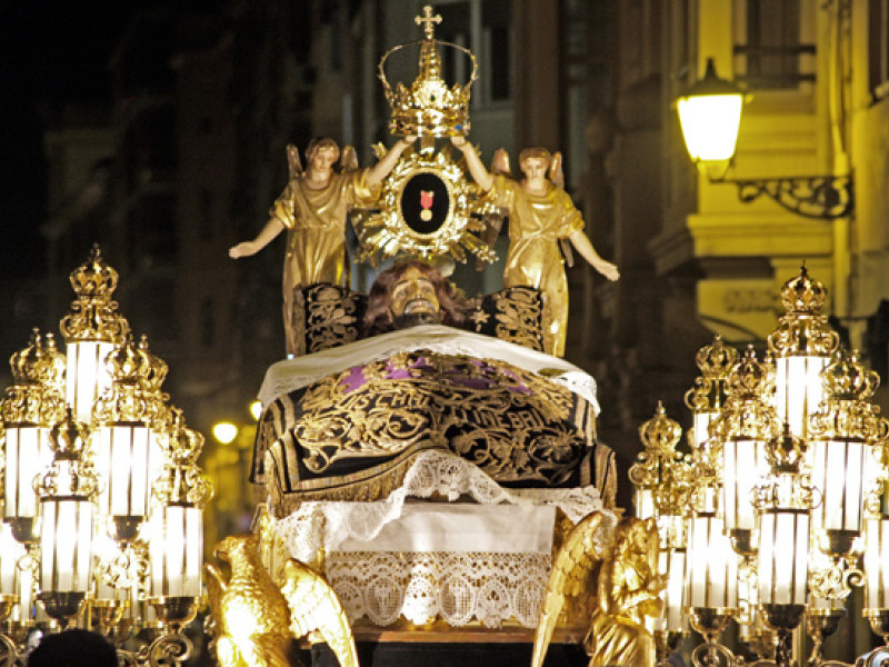 Imagen del Cristo de la Cama en la procesión del Santo Entierro de Zaragoza.