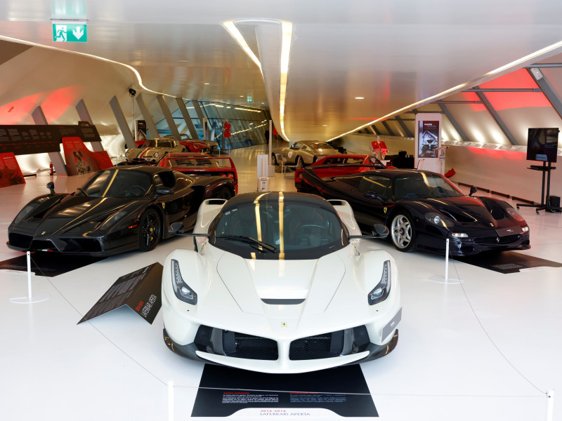 Exposición 'Pasión y leyenda' que hasta el 31 de agosto puede verse en Mobility City.