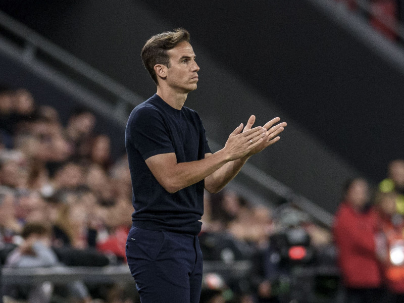 Íñigo Pérez, durante el partido de LaLiga del pasado domingo del Rayo en San Mamés.