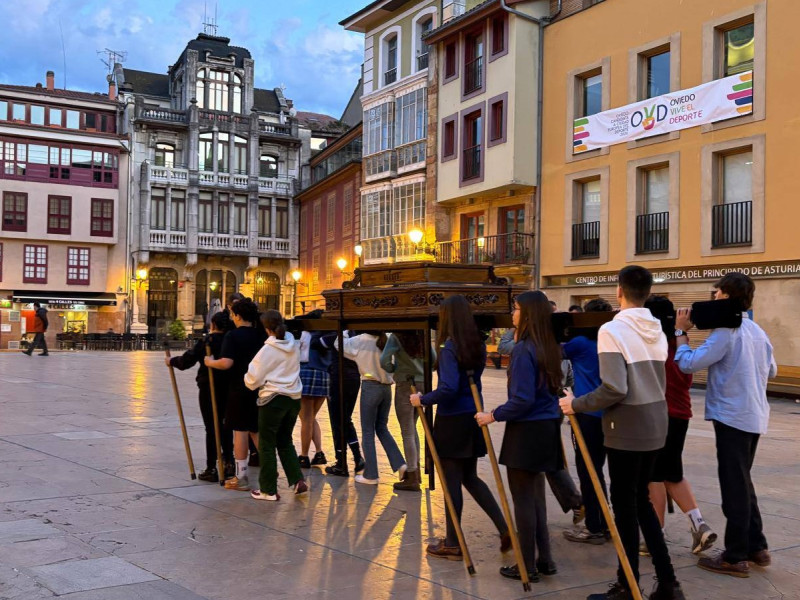 Jóvenes costaleros del Ecce Homo culminan sus ensayos