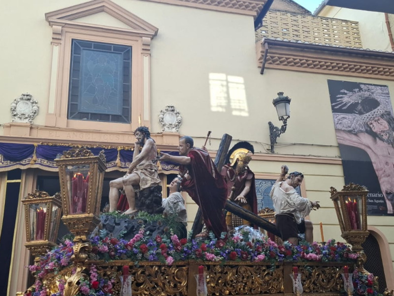 El Misterio de Señor de la Meditación pasando junto al Monasterio del Santo Ángel Custodio