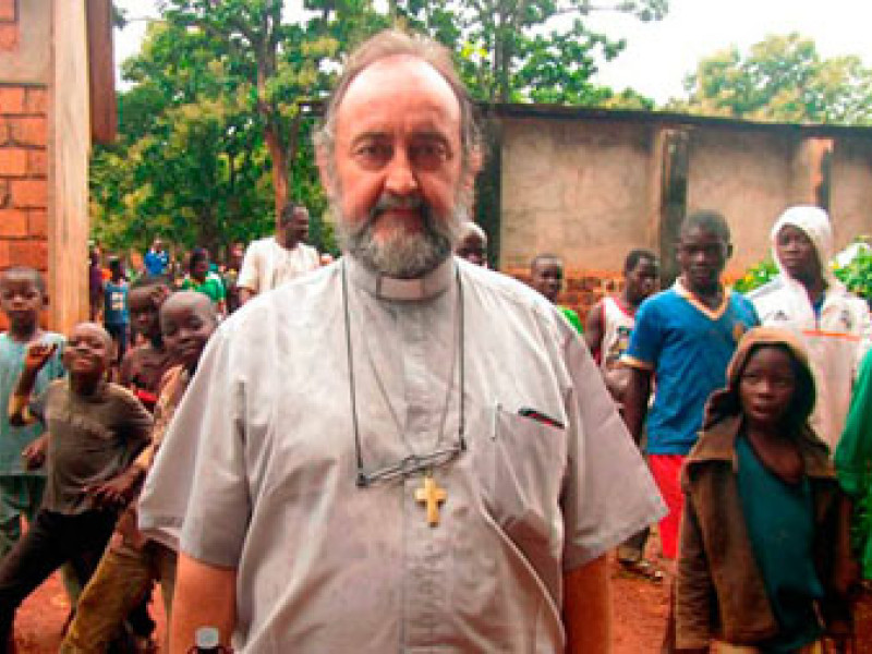 Obispo de Bangassou con los jóvenes
