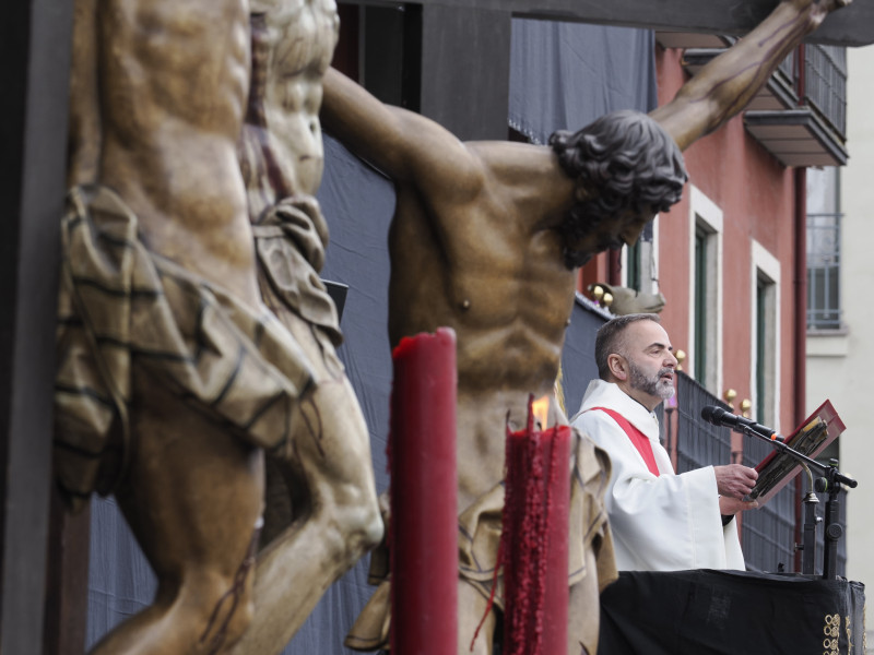 José San José Prisco durante el Sermón de las Siete Palabras