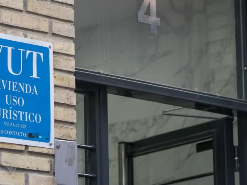 Portal con una vivienda turística