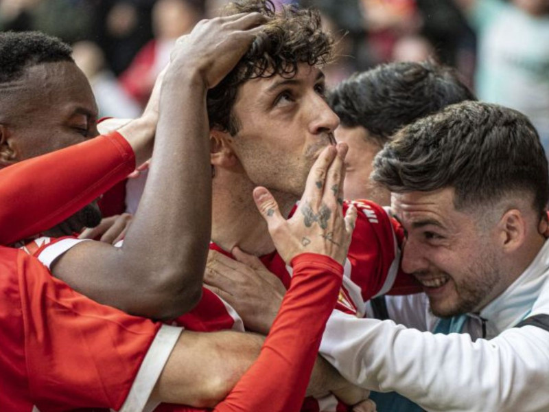 Los jugadores del Sporting celebran el tercer gol contra el Mirandés