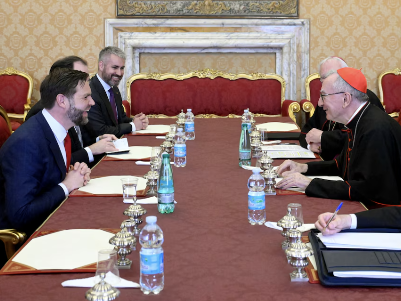 Cardenal Parolin recibe en audiencia al vicepresidente de los Estados Unidos