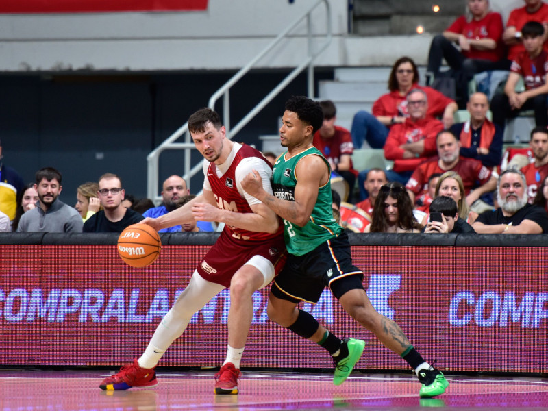 Rodions Kurucs se fue hasta los 13 puntos
