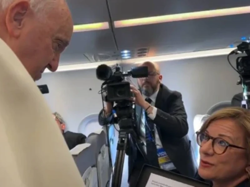 El viaje en el que Eva Fernández hace este obsequio al Papa Francisco