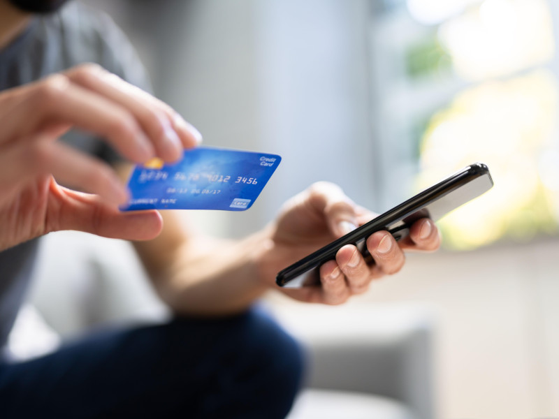 Pago con tarjeta bancaria a través del teléfono