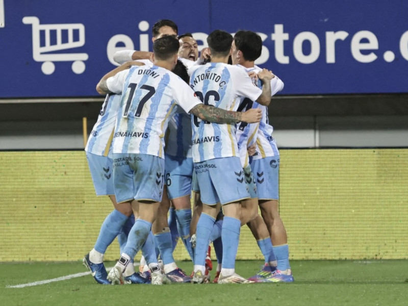 Sorprende que Rafa, que cumple contrato, siga sin renovar y juegue.