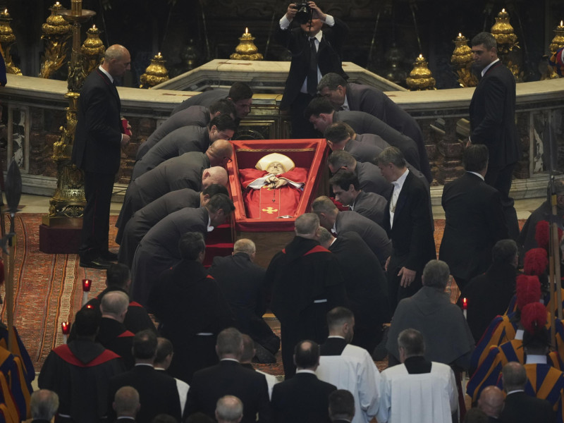 Un ex GEO cuenta cómo se organiza el dispositivo de seguridad para el funeral del Papa: "Hay códigos, la comunicación es bestial"