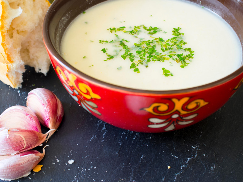 Ajoblanco o gazpacho blanco, una sopa fría popular del sur de España