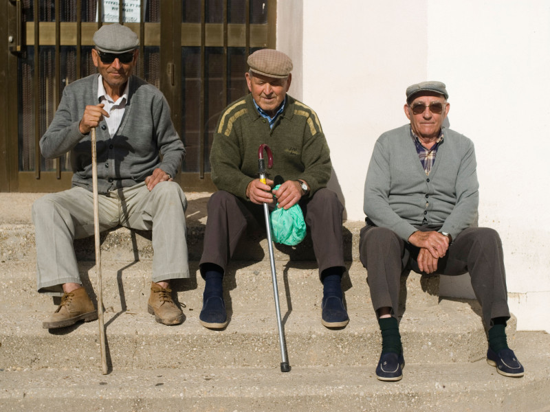Personas mayores en Pastrana. La Alcarria, Guadalajara
