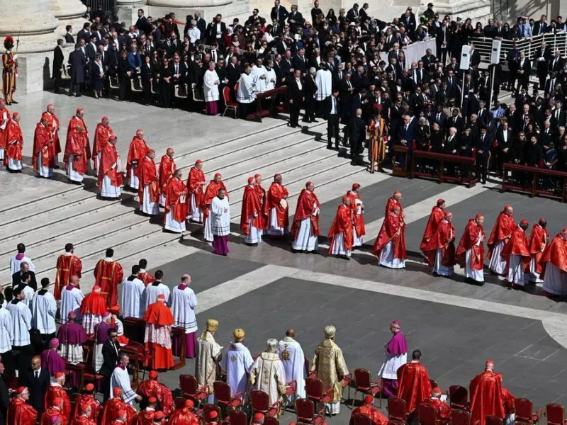 Los cardenales durante el funeral del Papa Francisco