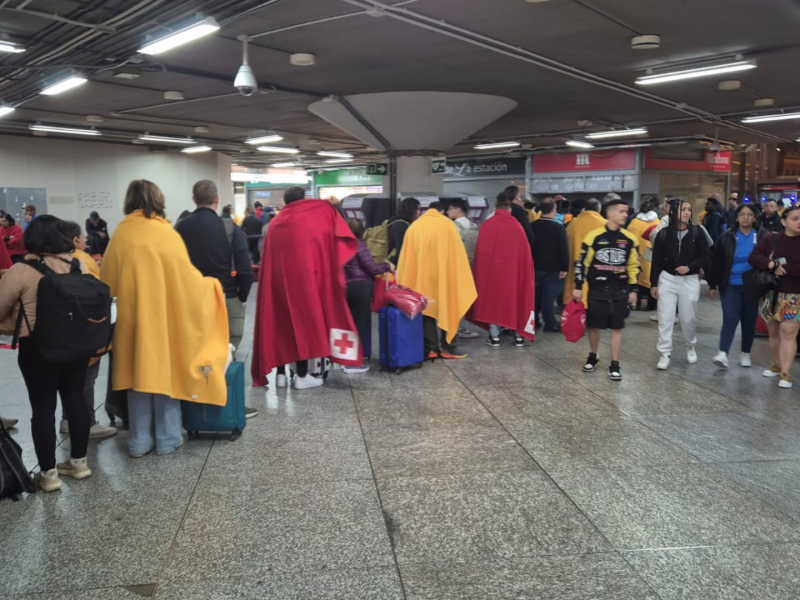 Afectados por los retrasos en la estación de Atocha por el gran apagón eléctrico