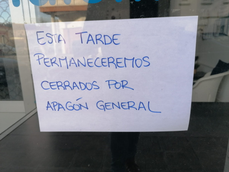 Muchos negocios cerraron a lo largo de la jornada del lunes