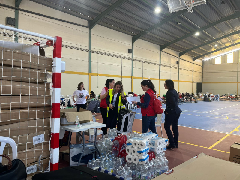Cruz Roja asiste con eficacia a centenares de personas durante el apagón eléctrico