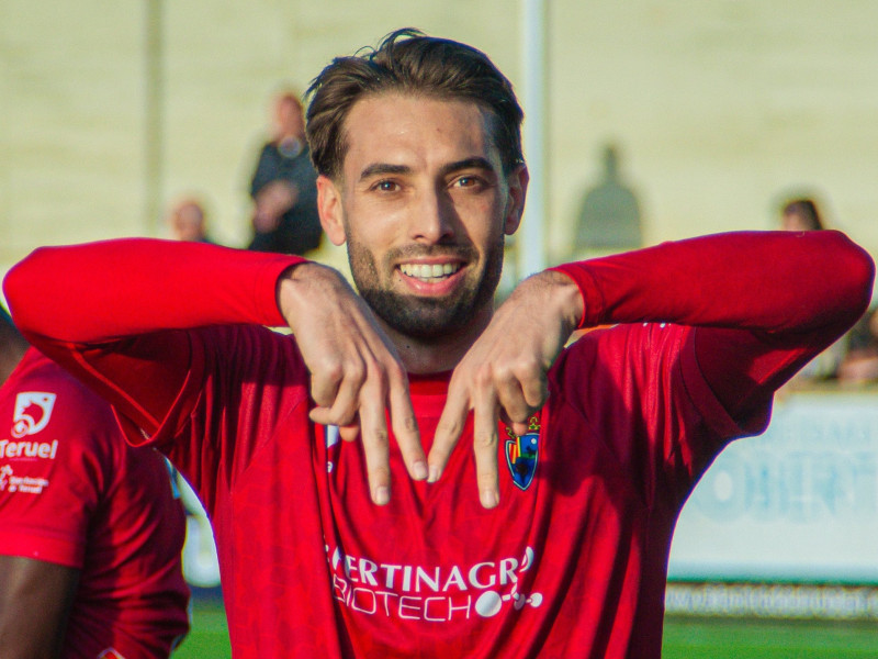 Miguel Marí celebra un gol con el Teruel este curso.