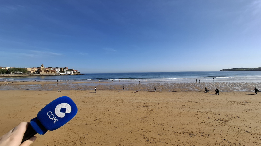 Playa de San Lorenzo, en Gijón