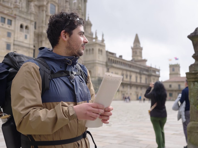 Revive el capítulo completo de 'Un lugar en la tierra' y viaja hasta Santiago de Compostela, destino de cientos de miles de peregrinos