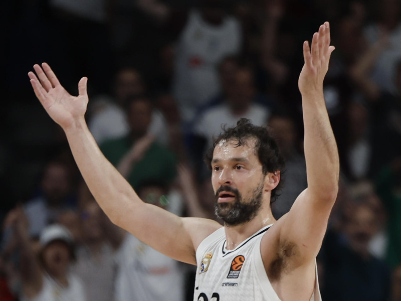 El alero del Real Madrid, Sergio Llull, durante el cuarto encuentro de los play off de la Euroliga que disputan hoy jueves Olympiacos y Real Madrid en el Movistar Arena, en Madrid