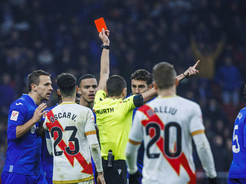 Figueroa Vázquez expulsa a Greenwood después de entender mal lo que le había dicho en inglés.