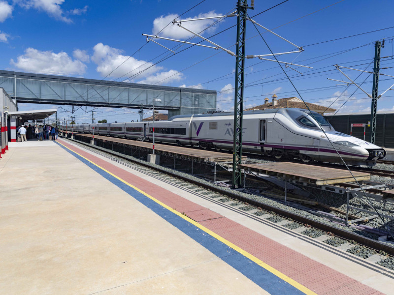 Imagen de un tren AVE