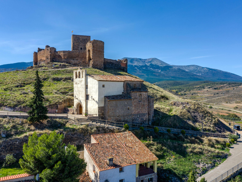 Iglesia de la Virgen de la Cueva en Trasmoz, región de Tarazona, Zaragoza