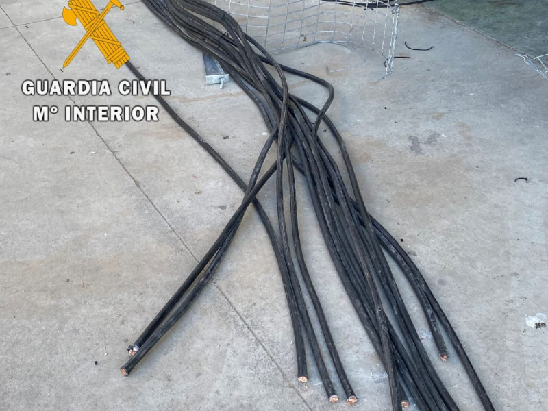 Imagen del cableado de cobre sustraído