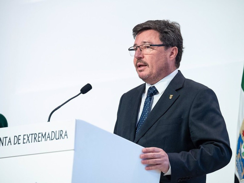 El consejero de Economía, Empleo y Transformación Digital, Guillermo Santamaría, en rueda de prensa tras el Consejo de GobiernoDoce pymes extremeñas podrán beneficiarse de las ayudas convocadas para la Junta de Extremadura para la creación de soluciones innovadoras a retos empresariales, que están dotadas con 250.000 euros.ECONOMIA ESPAÑA EUROPA EXTREMADURAJUNTA DE EXTREMADURA