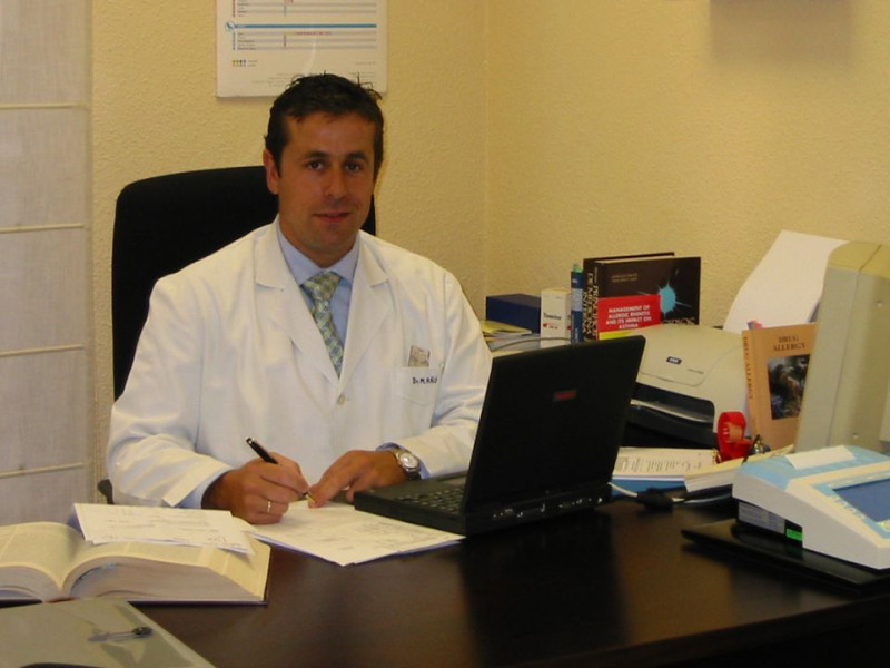 Doctor Miguel Añó, de AlergoCantabria